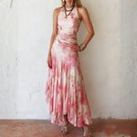 Alexandra - rochie midi fără mâneci, plisată, cu imprimeu floral roz din șifon — imagine 1