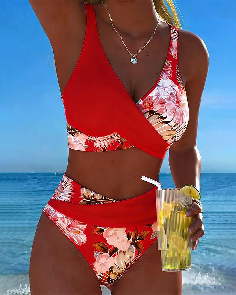 Freya - bikini cu imprimeu floral contrastant și crăpătură — imagine 12