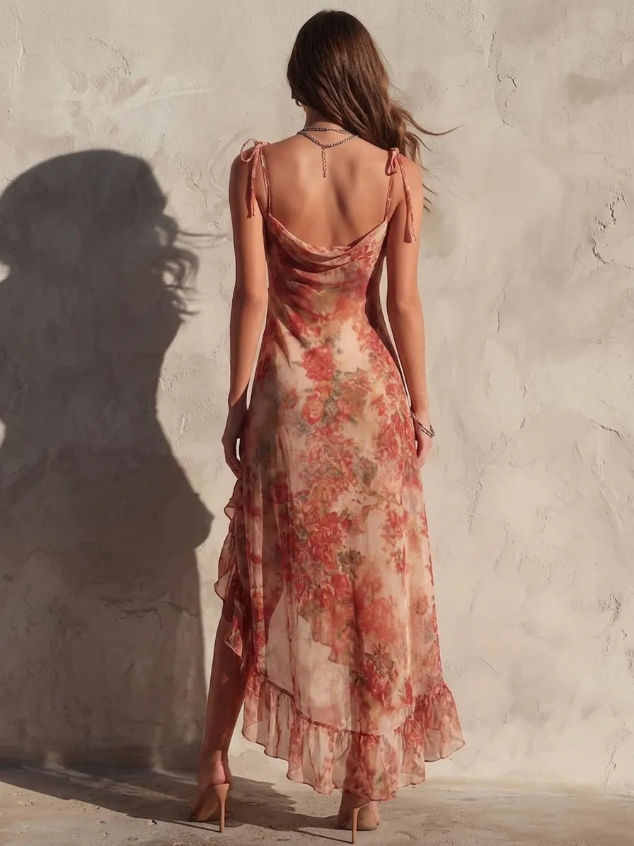 Jamie - Rochie florală asimetrică cu crăpătură și volane — imagine 3
