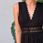 Ienupăr - rochie din dantelă cu decolteu în V — imagine 9