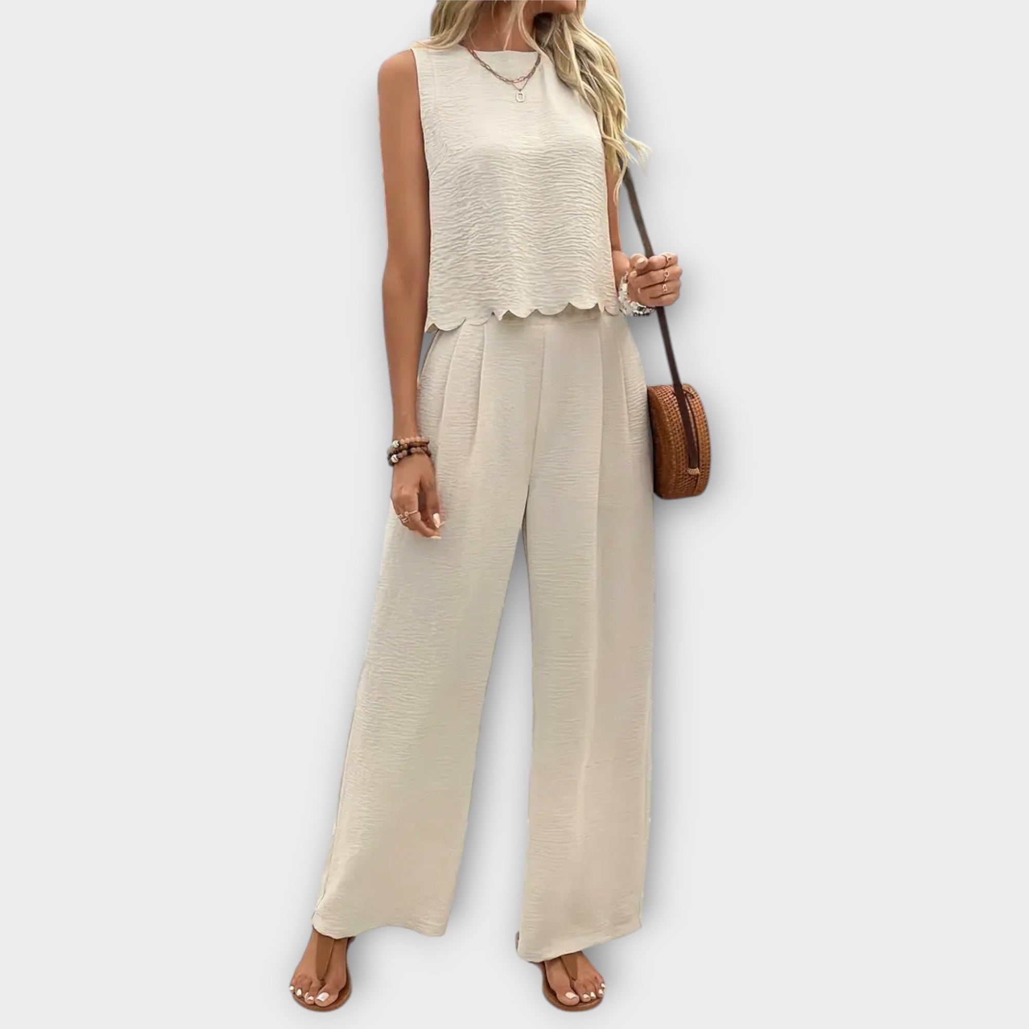 Lainey - Vestă cu petale și pantaloni — imagine 1