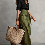 Lyla - set din două piese: tricou negru și fustă midi verde măsliniu — imagine 3
