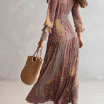 Natalie - rochie maxi din șifon plisat, cu decolteu în V și imprimeu paisley — imagine 4