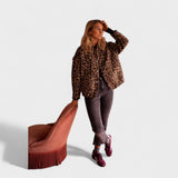 Rosa - jachetă modernă cu imprimeu leopard — imagine 1